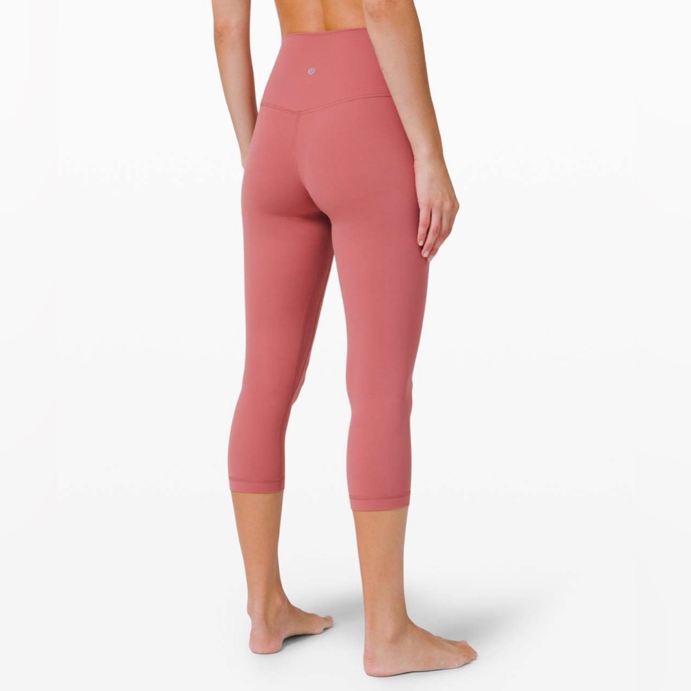 Lululemon Align Crop *21"
Brier Rose pink neutral beige blush color